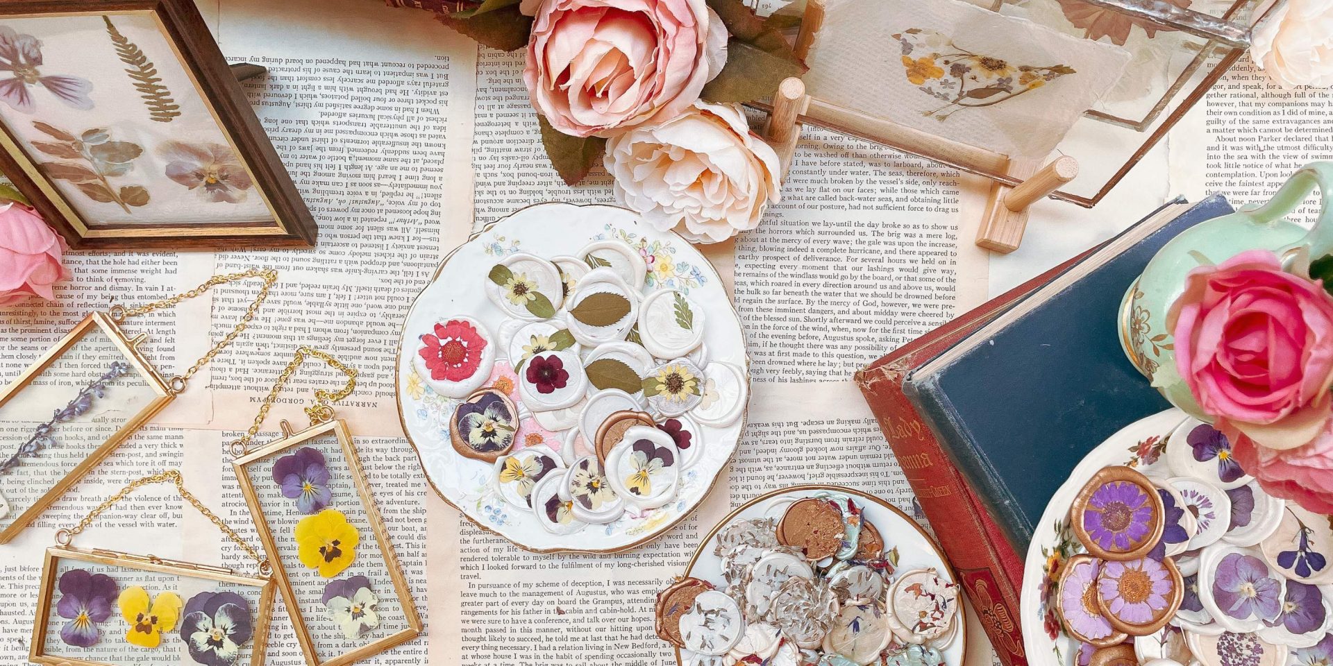 stall with decoupage art pieces